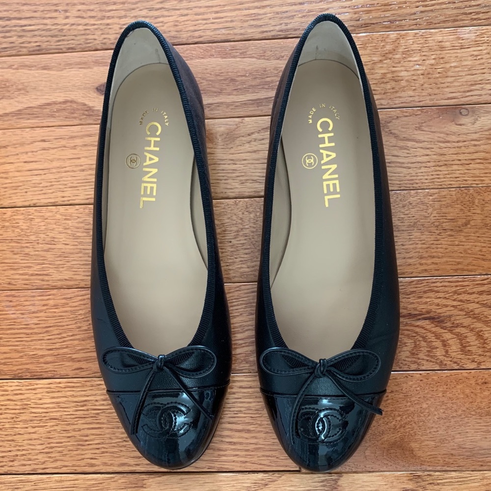 Chanel black ballet flats 38